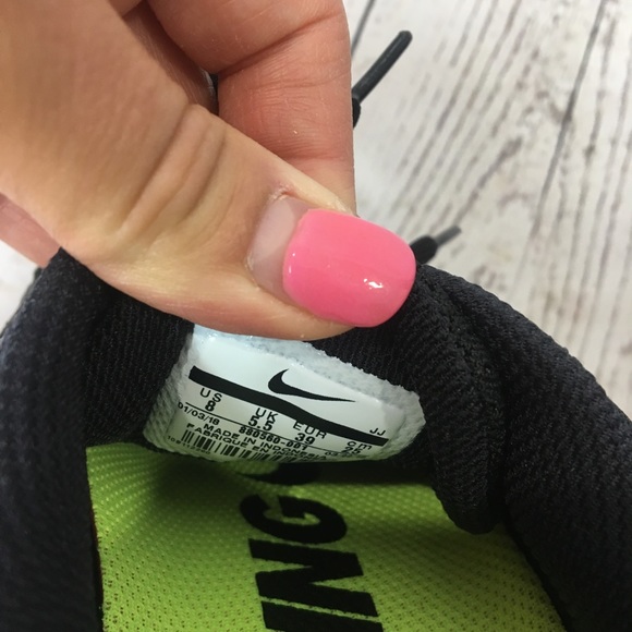 NIKE Air Zoom Black & White Sneakers - Picture 6 of 7